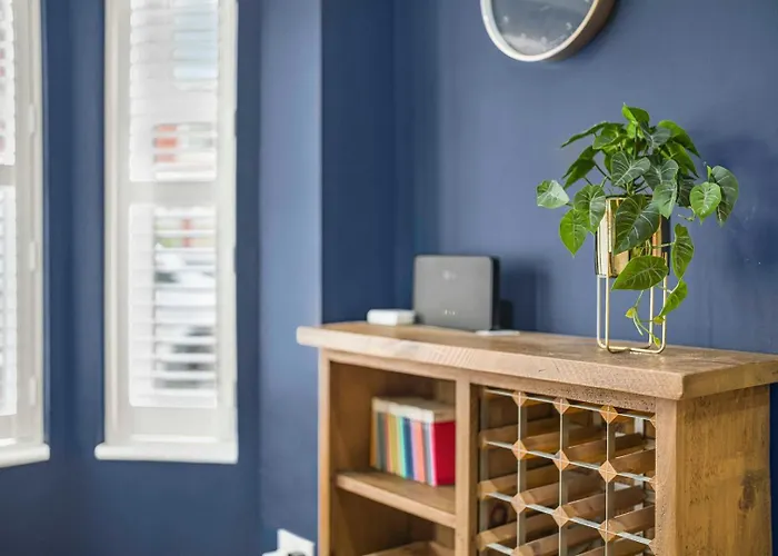 بيت ضيافة Guestready - Charming Retreat In Trafford