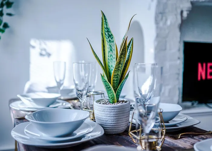 Spacious 4br With 3 Baths, Holiday home Manchester