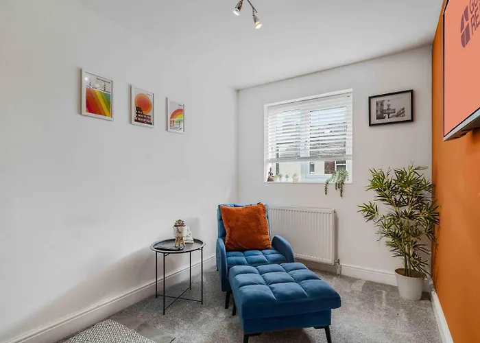 بيت ضيافة Guestready - Charming Retreat In Trafford 4*