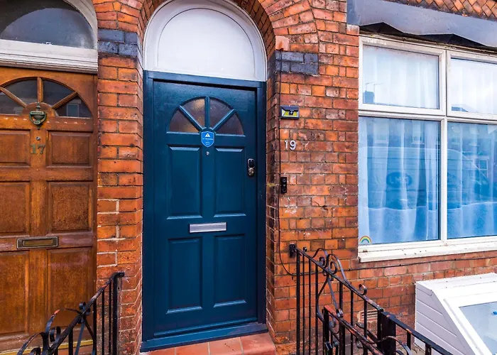 Stunning 5bed 3bath House, Parking,