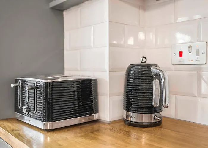 Guestready - Charming Retreat In Trafford