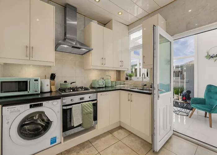 Bright And Cosy 3-bedroom Near - Free Parking - Sleeps 6 Tatil Evi Manchester