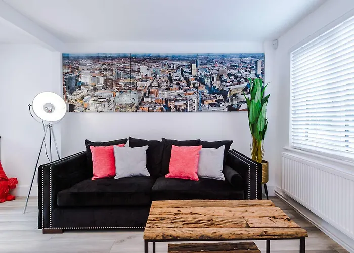 Minutes To The Coop Live Arena & Etihad Stadium - Free Parking W Ev Charger *