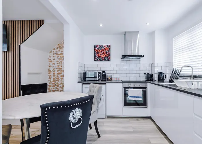 Minutes To The Coop Live Arena & Etihad Stadium - Free Parking W Ev Charger Tatil Evi