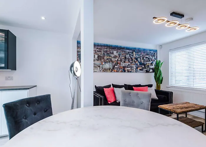 Minutes To The Coop Live Arena & Etihad Stadium - Free Parking W Ev Charger Tatil Evi