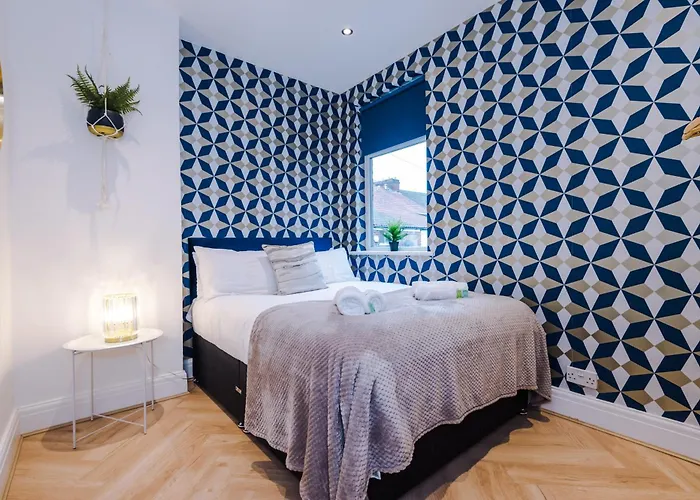 Stunning 5bed 3bath House, Parking, *