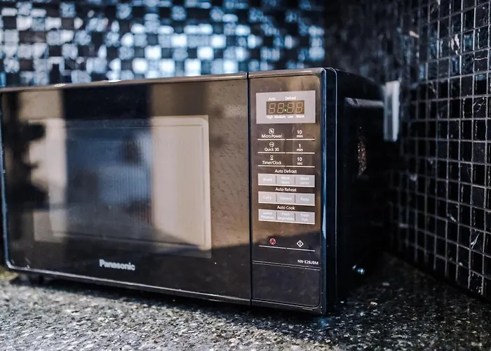 Stunning 5bed 3bath House, Parking, *