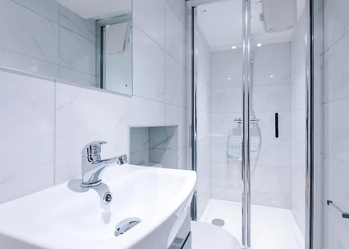 Stunning 5bed 3bath House, Parking, * Manchester