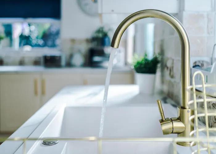 Spacious 4br With 3 Baths, Holiday home