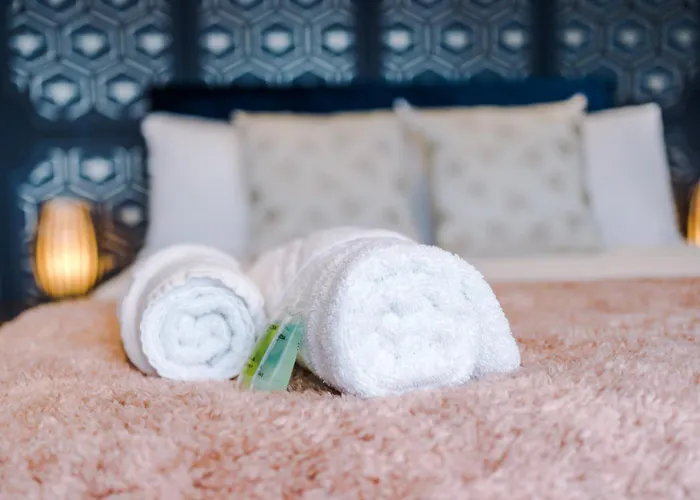 Feriehus Stunning 5bed 3bath House, Parking, *