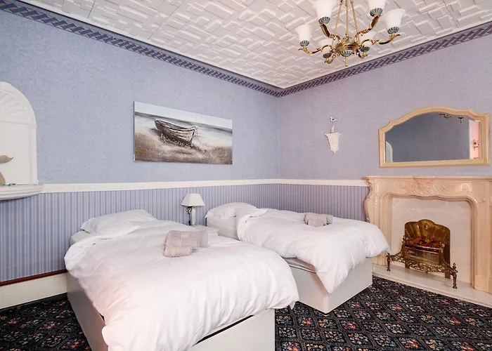 Beautiful 'mayfield' With Private Pool! Feriehus Manchester