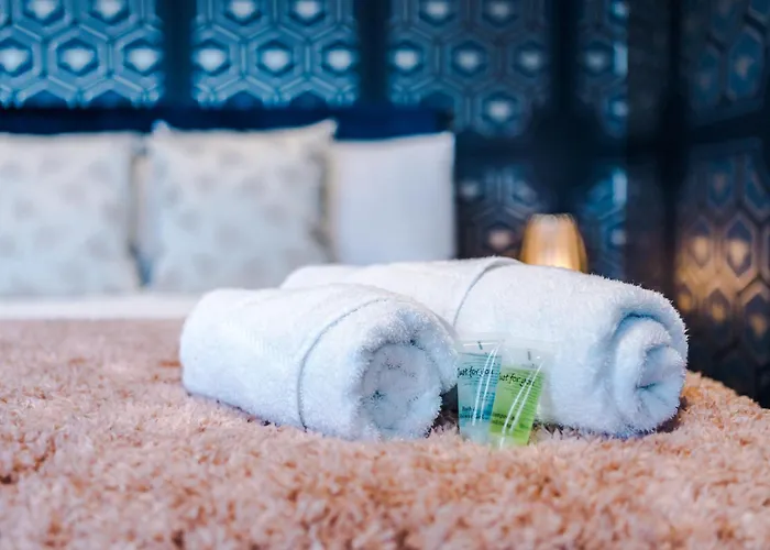 Feriehus Stunning 5bed 3bath House, Parking, *