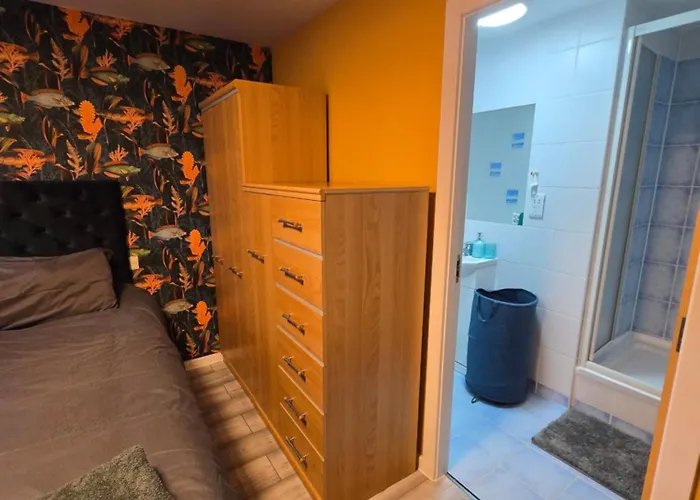 2 Bedroom Centre Manchester