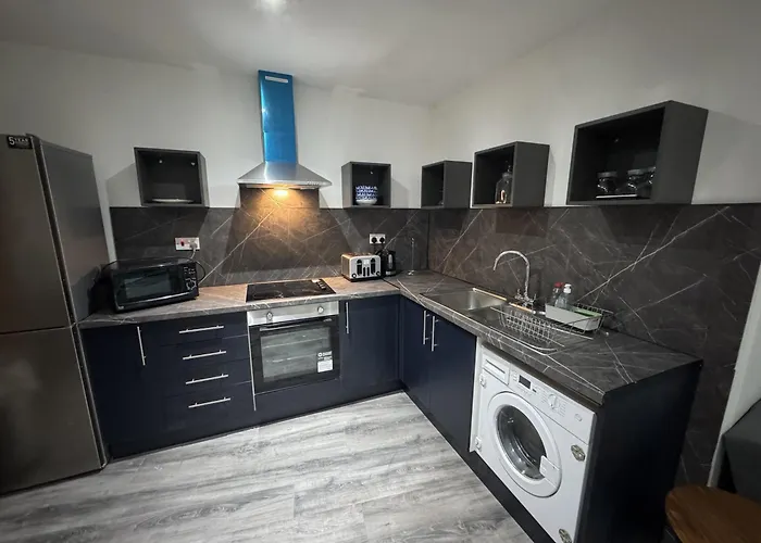 3, Centrally Located Near Northern Quarter