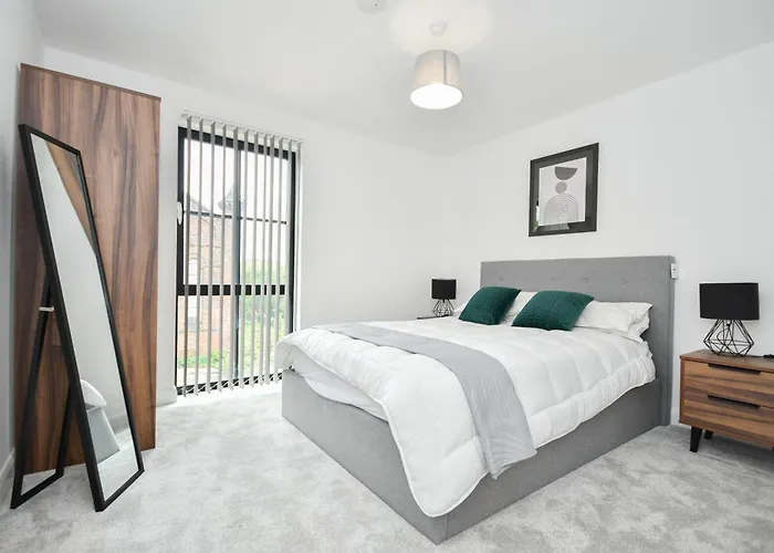Modern 3br & 2ba With Free Parking, M4 アパート マンチェスター