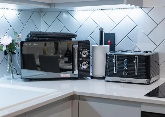 2 Bed Apartment, In The Heart Of Centre! 7 Mins Walk From Piccadilly Station! *