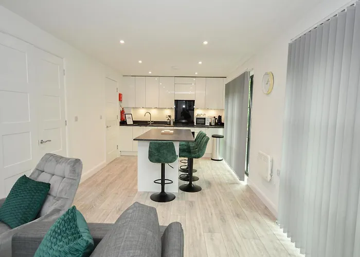 Modern 3br & 2ba With Free Parking, M4 アパート マンチェスター