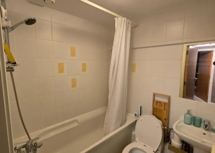 2 Bedroom Centre * Manchester