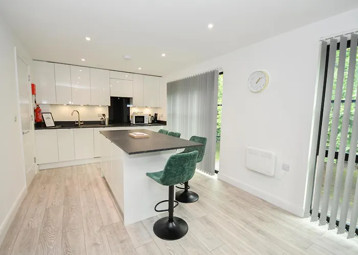 Modern 3br & 2ba With Free Parking, M4 アパート マンチェスター