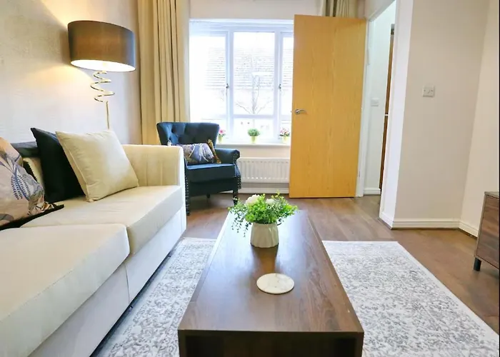 Modern 2 Bed House Close To *