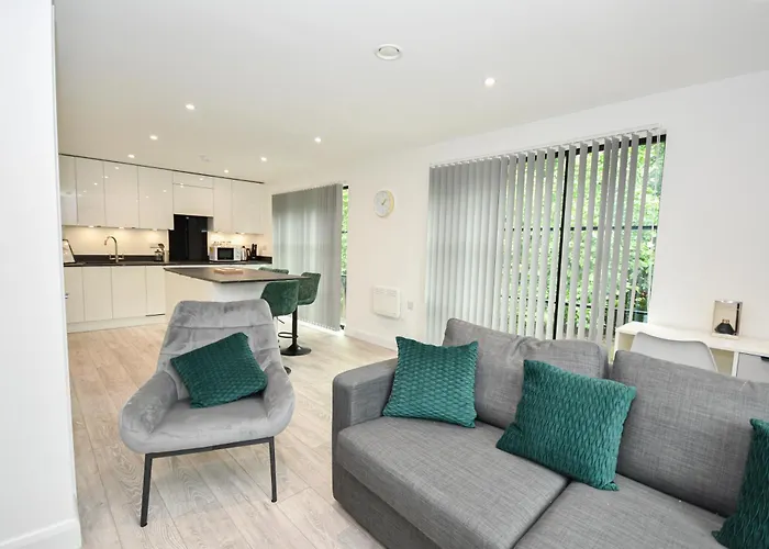 Modern 3br & 2ba With Free Parking, M4 アパート マンチェスター