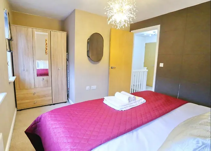 Modern 2 Bed House Close To *