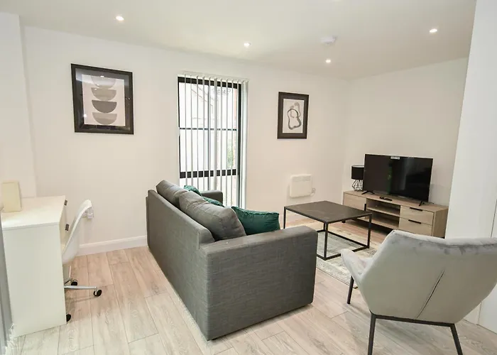 アパート Modern 3br & 2ba With Free Parking, M4