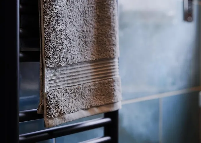 דירה Modern 2Br City Flat Parking Sleeps 6