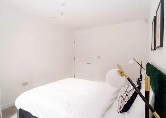 Contemporary 2bed Near Etihad *