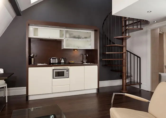 Roomzzz 4* Manchester