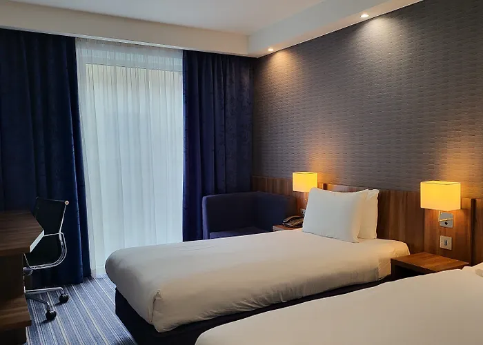 Express Centre By Ihg Hotel 3*