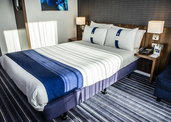 Express Centre By Ihg Hotel 3*