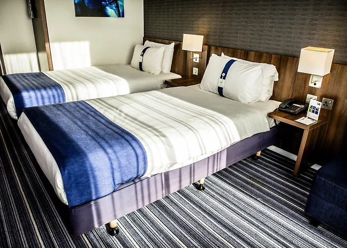 Hotel Express Centre By Ihg 3*