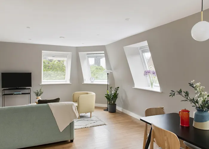 Cove Minshull Street