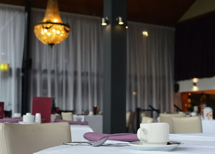 מלון The Waterside And Leisure Club