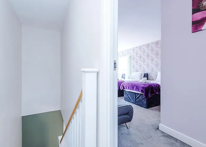 Large Townhouse By The Etihad & Coop Live Arena With Free Parking * Манчестер