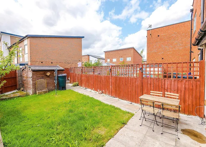 Large Townhouse By The Etihad & Coop Live Arena With Free Parking Feriehus *