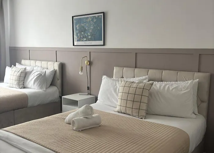 Apartman Sleeps 4 + Free Parking *