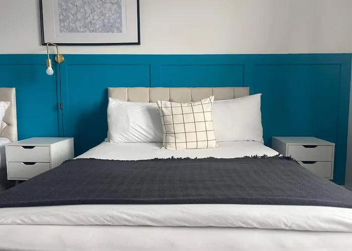 Daire Modern Sleeps 4 & Free Parking Manchester