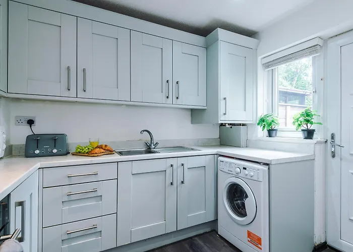 Stylish - 5g Wifi - Free Off-road Parking - Sleeps 7 Ferienhaus *