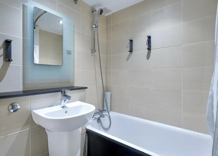 فندق Airport By Dancenter 4*