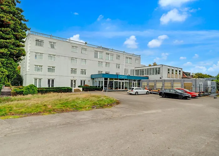 Airport By Dancenter 4*