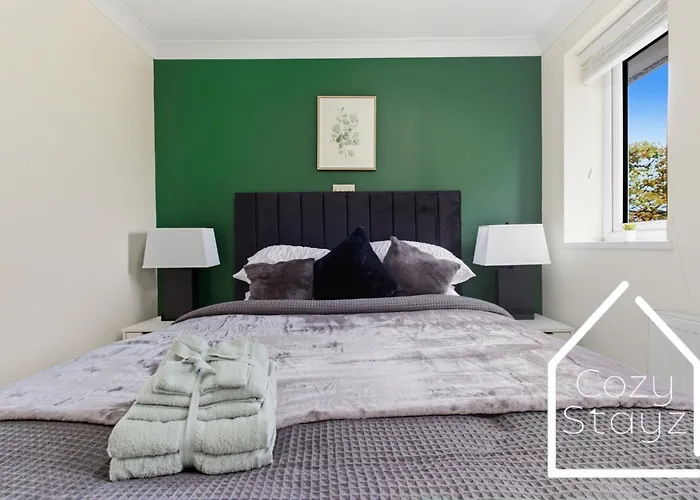 Vakantiehuis Spacious 4 Bedroom House With Pool Table And Pac-man Games In The Centre Manchester