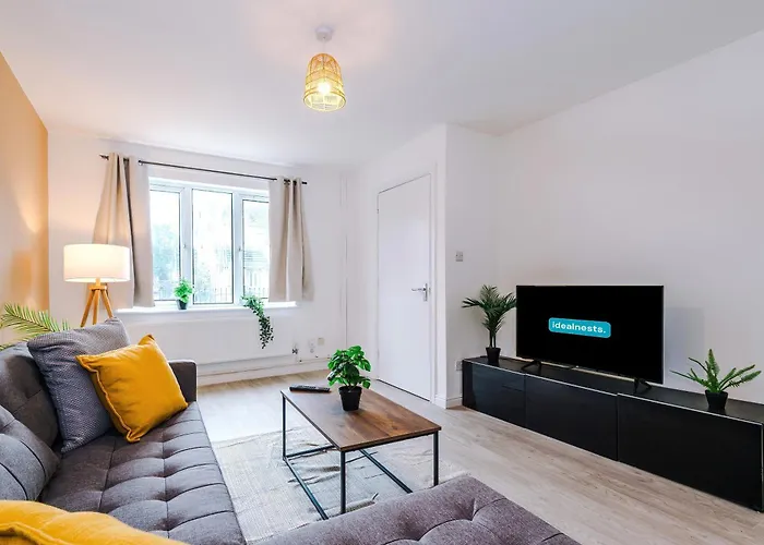 Modern 3 Bedroom - Driveway Parking For 2 Vehicles, Close To Centre Ferienhaus *