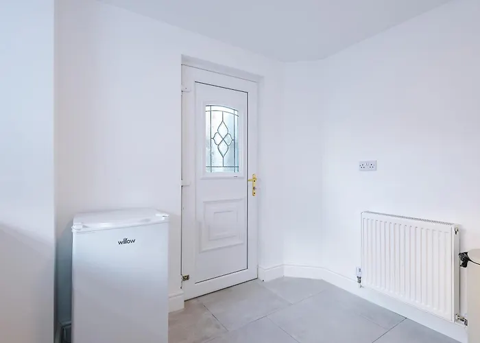 Stylish 3 Bedroom - Free Parking, Smart Tv, Sleeps 8 Tatil Evi Manchester