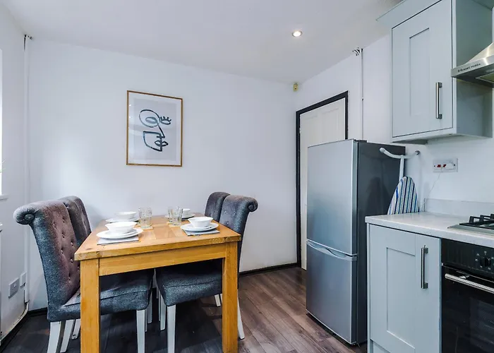 Stylish - 5g Wifi - Free Off-road Parking - Sleeps 7 Ferienhaus Manchester