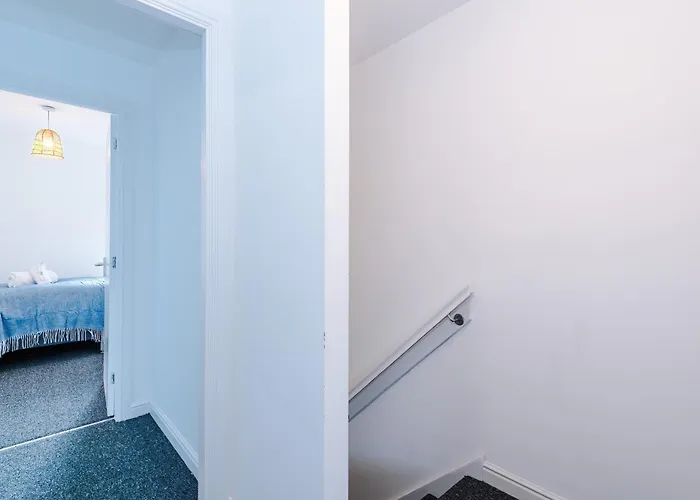 Ferienhaus Modern 3 Bedroom - Driveway Parking For 2 Vehicles, Close To Centre Manchester