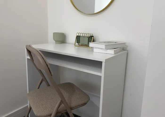 Near Etihad, Free Parking, Workplace & Garden * Mánchester