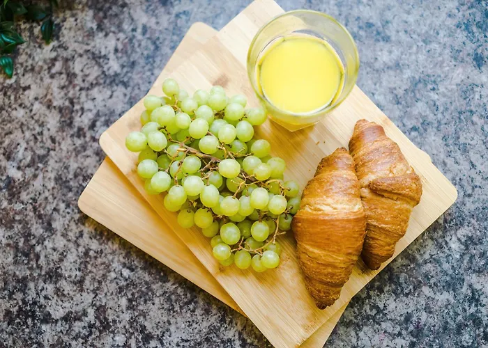 Modern 3 Bedroom - Driveway Parking For 2 Vehicles, Close To Centre Ferienhaus