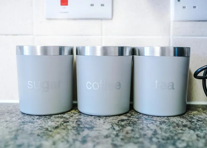 Modern 3 Bedroom - Driveway Parking For 2 Vehicles, Close To Centre Ferienhaus *